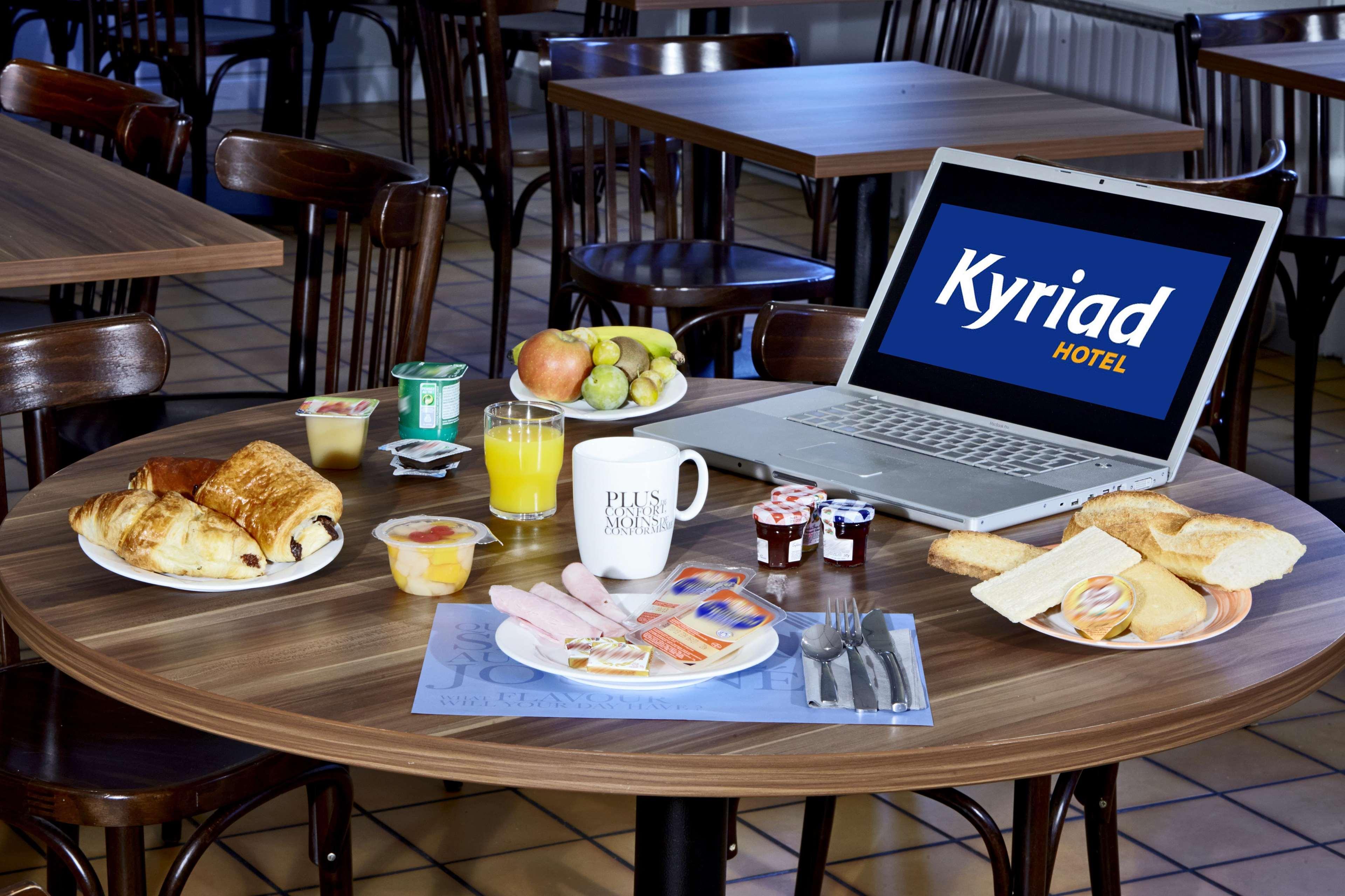 Kyriad Hotel Laval Laval  Exterior foto